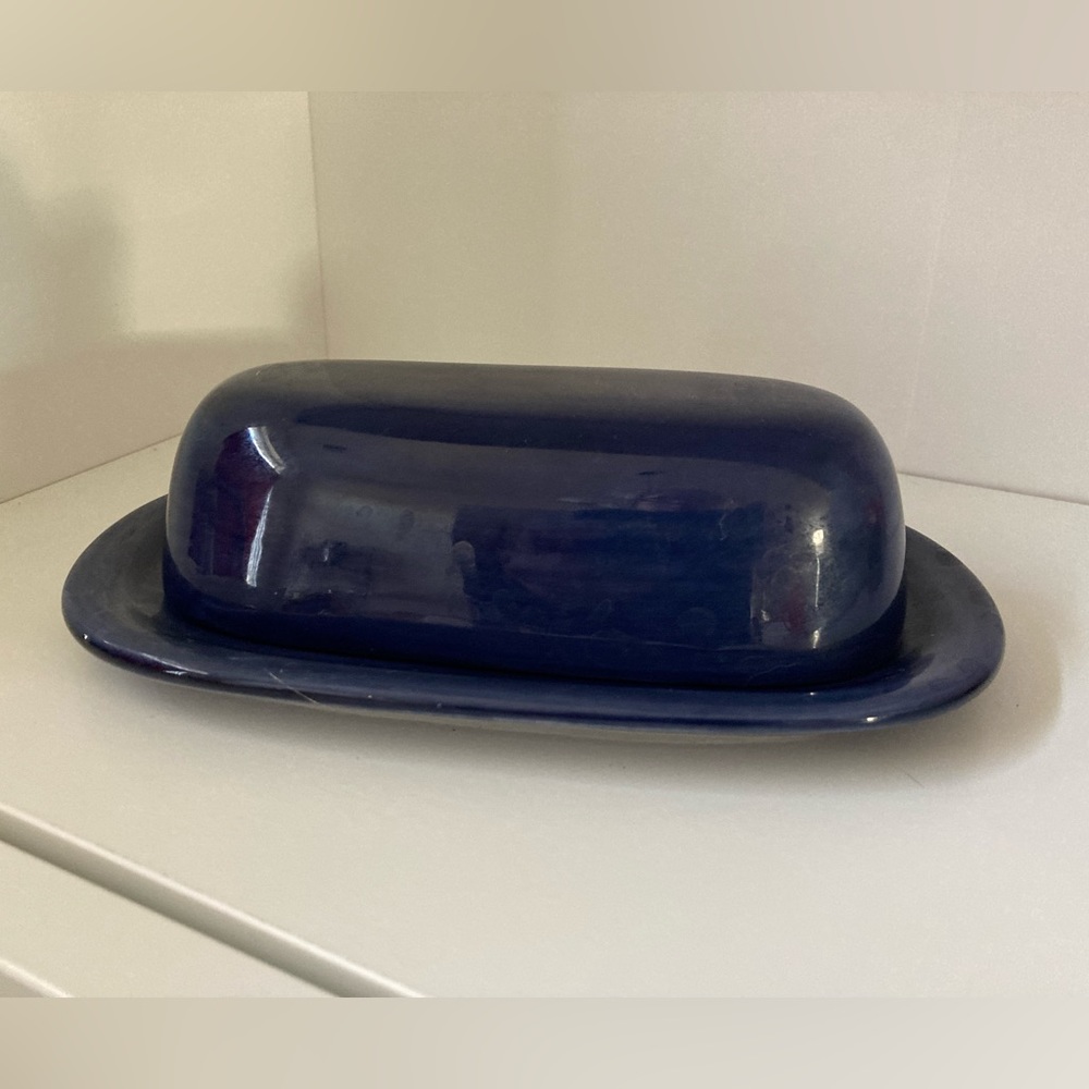 POTTERY BARN BUTTER DISH  SAUSALITO COVERED CERAMIC BLUE GLAZED 8.5" BUTTER DISH